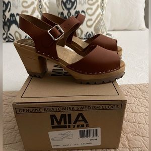 Size 9 Mia Clogs NEW